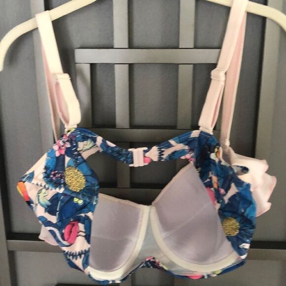 Collectif London retro vintage looking Tropical bathing suit top with ruffle siz - Picture 3 of 7